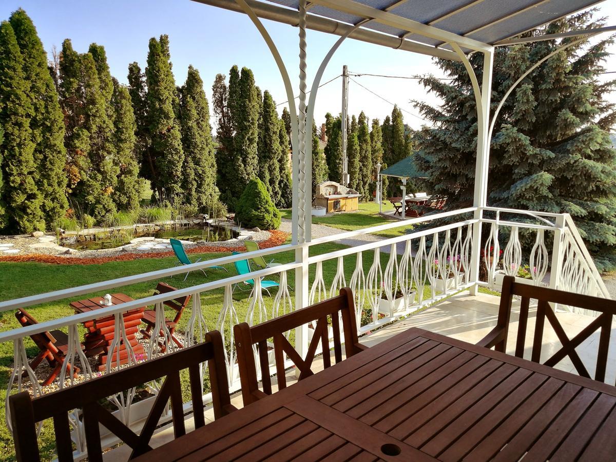 Elisoria Apartments Черсегтомай Экстерьер фото